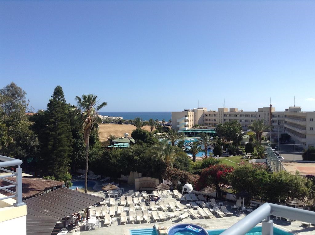 Paphos Gardens Hotel and Apartments