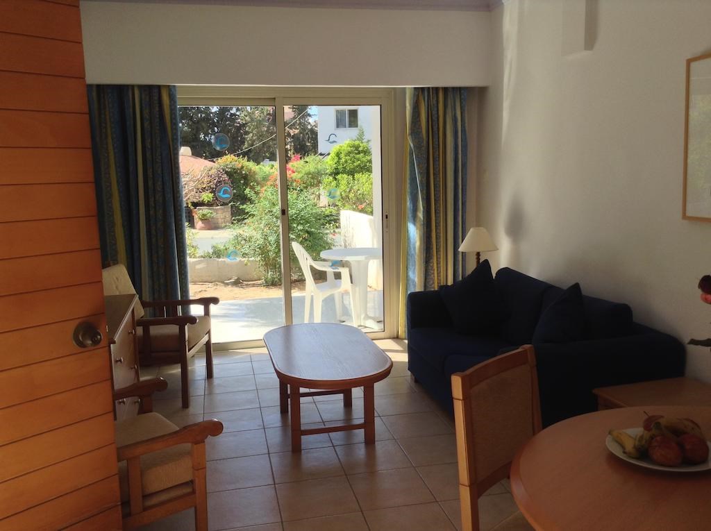 Paphos Gardens Hotel and Apartments