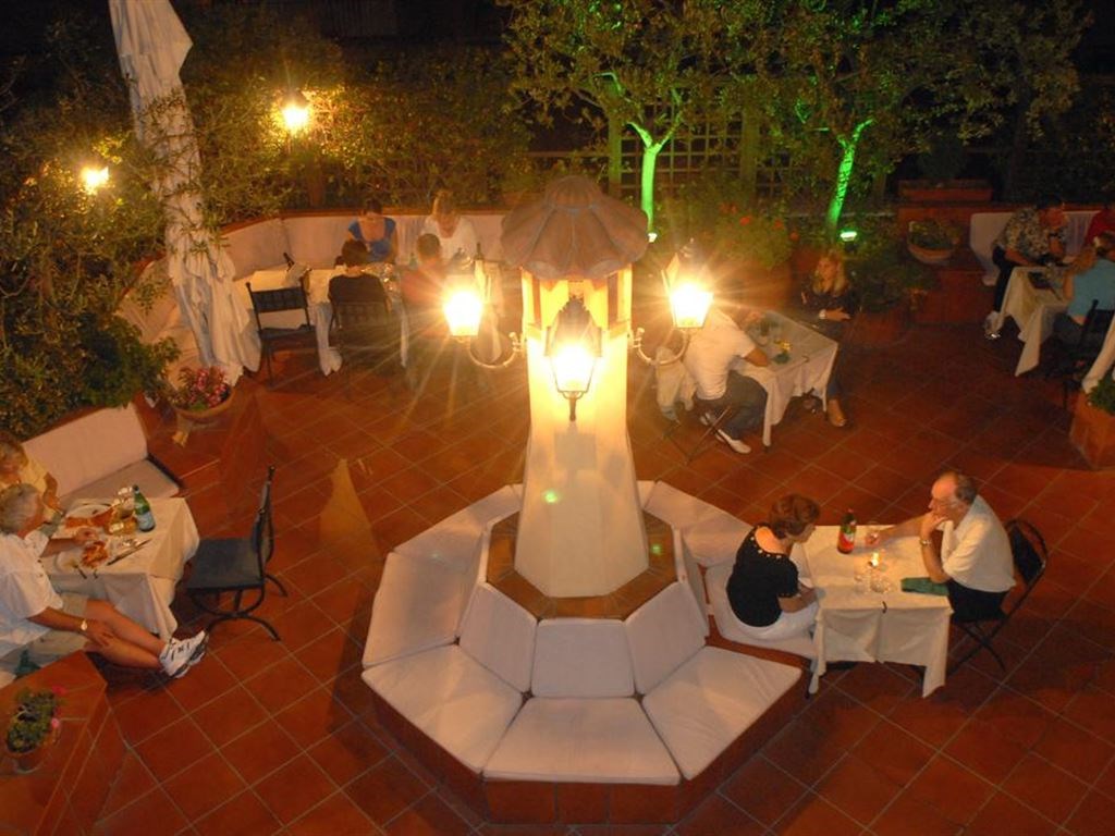 Diana Roof Garden Hotel