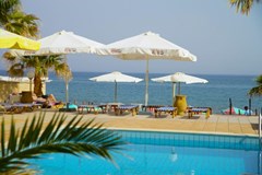 Seafront Beach Hotel - photo 17