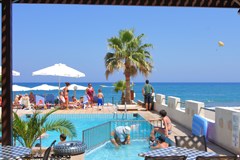 Seafront Beach Hotel - photo 15