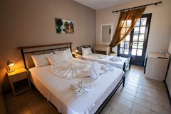 Bomo Bellagio Hotel: Triple Room - photo 25