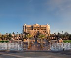 Emirates Palace Abu Dhabi: Hotel exterior