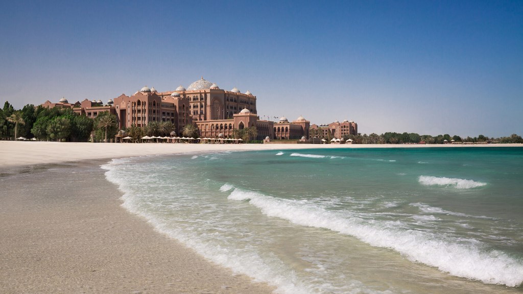 Emirates Palace Abu Dhabi: Hotel exterior