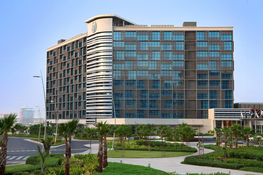 Yas Island Rotana: Hotel exterior