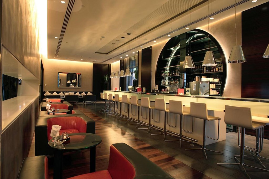 Centro Yas Island: Bar