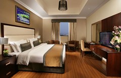 Ramada Hotel & Suites by Wyndham JBR: Room - photo 10