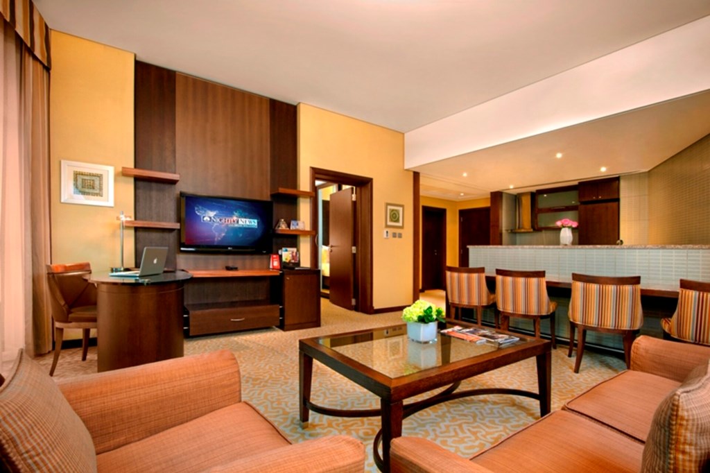 Time Oak Hotel & Suites