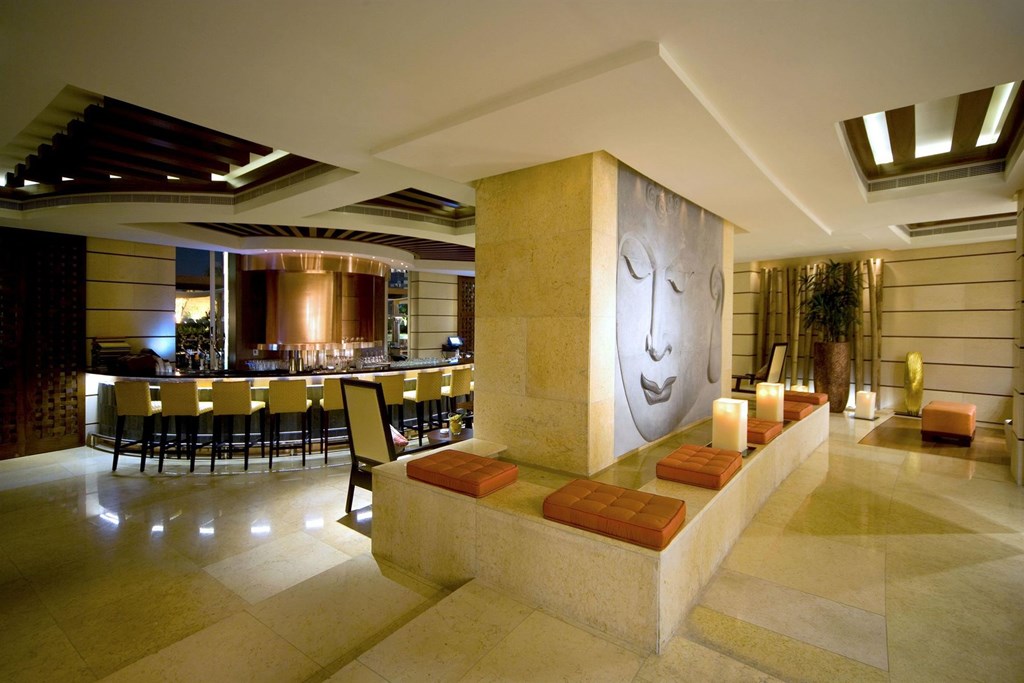 Raffles Dubai: Bar