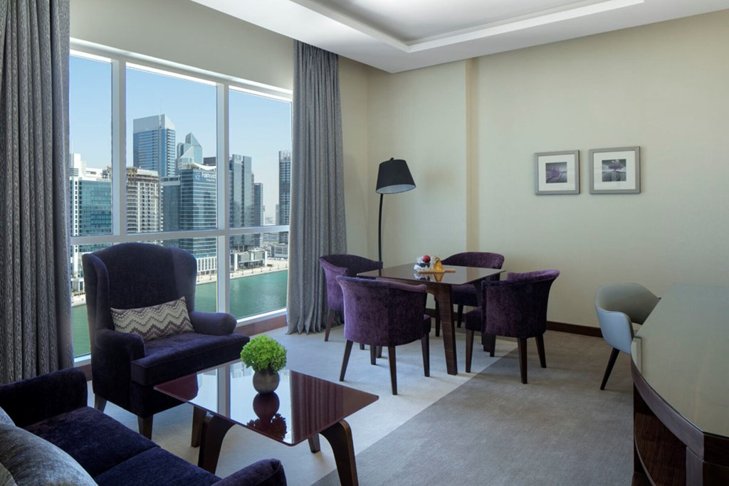 Radisson Blu Hotel Dubai Waterfront: Room