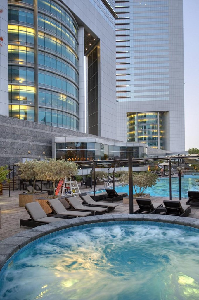 Jumeirah Emirates Towers: Pool