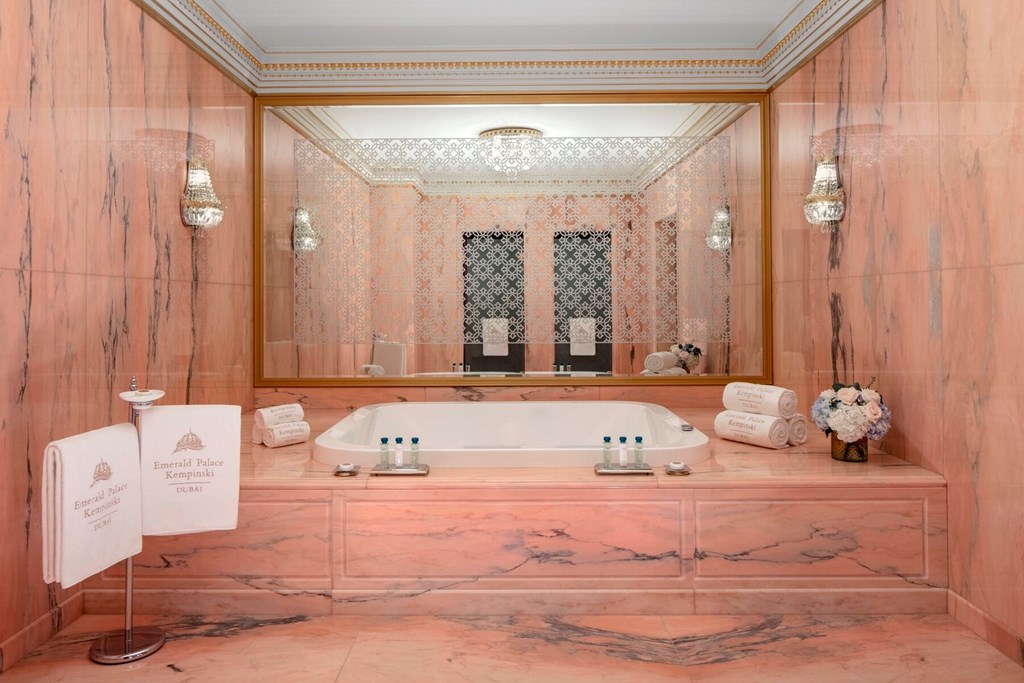Emerald Palace Kempinski Dubai: Room