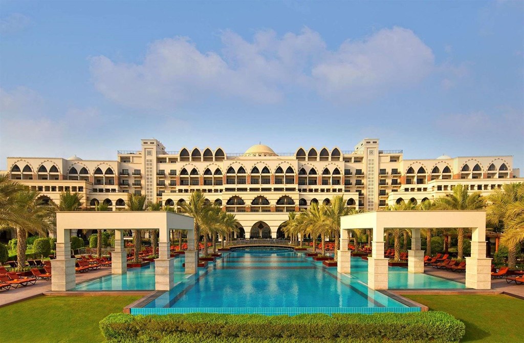 Jumeirah Zabeel Saray 5*: Hotel exterior