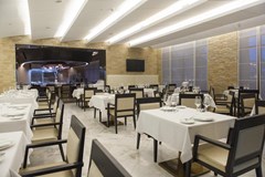 Sofitel Dubai Palm Jumeirah: Restaurant - photo 7