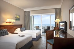 Fujairah Rotana Resort & Spa: Room - photo 13