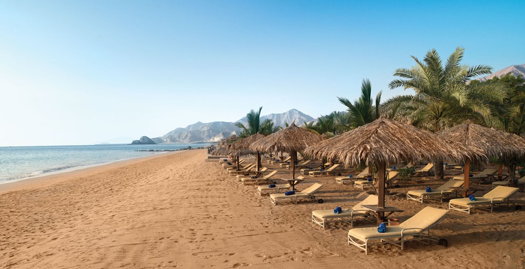 Le Méridien Al Aqah Beach Resort