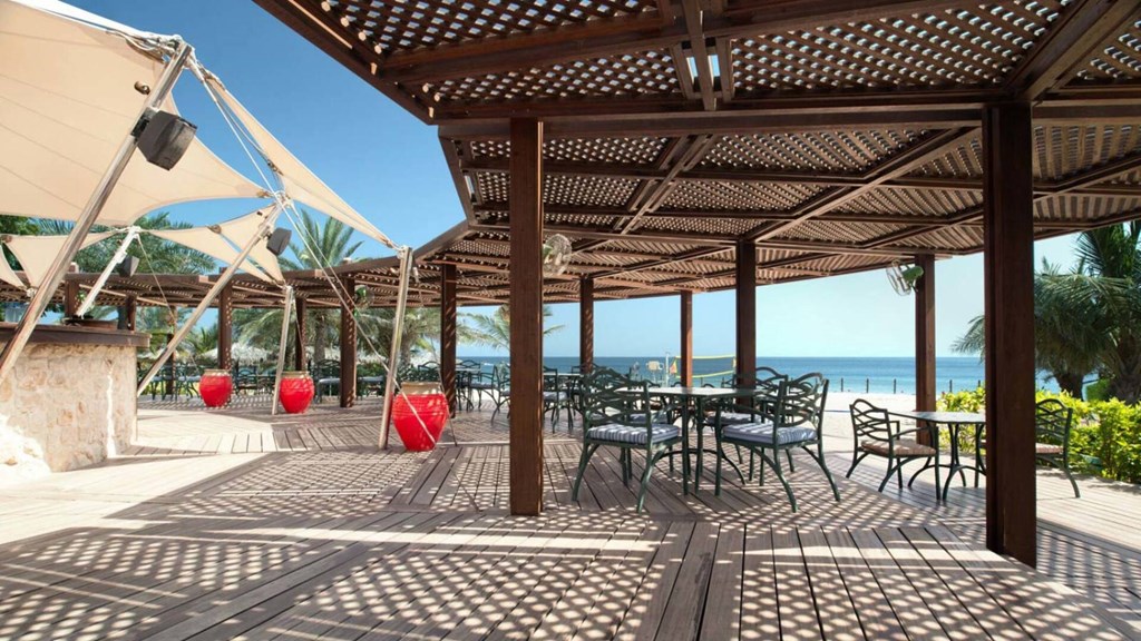 Le Méridien Al Aqah Beach Resort: Hotel exterior