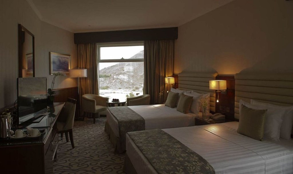 Oceanic Khorfakkan Resort & Spa: Room