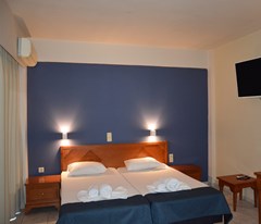 Eleni Beach Hotel - photo 14