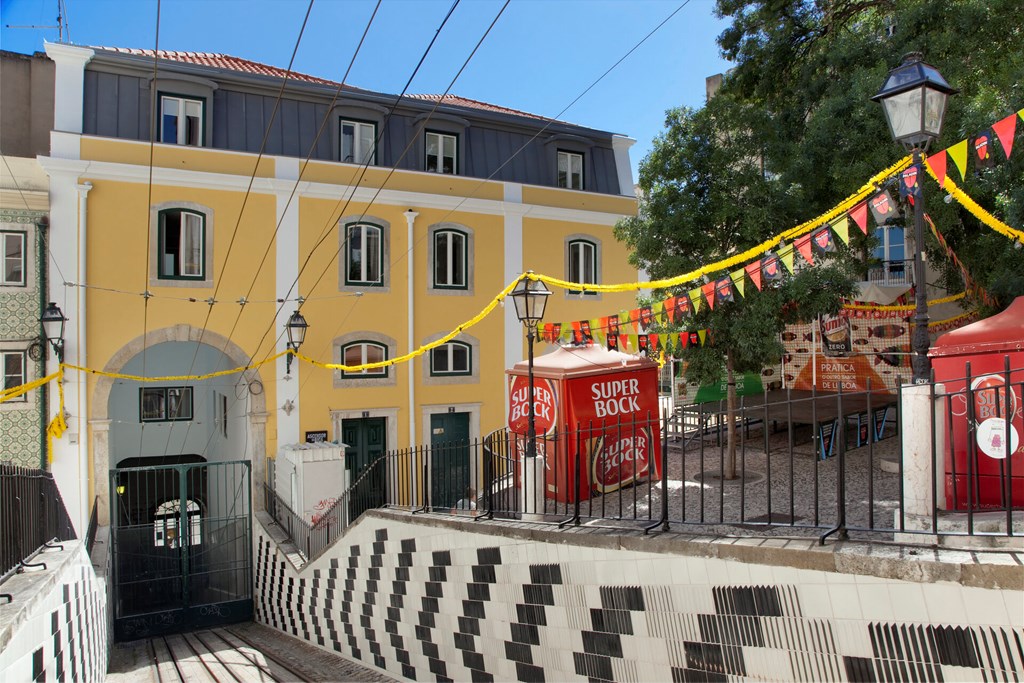 Lisbon Serviced Apartments - Ascensor da Bica