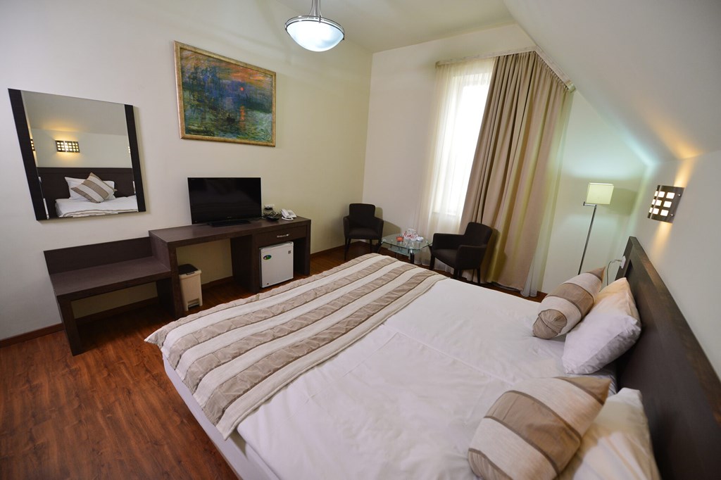 Yerevan Deluxe Hotel