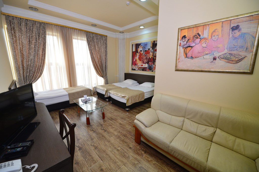 Yerevan Deluxe Hotel