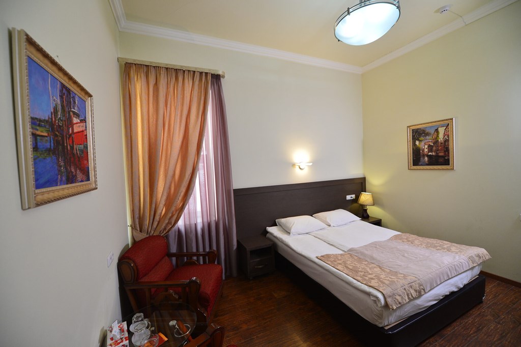 Yerevan Deluxe Hotel