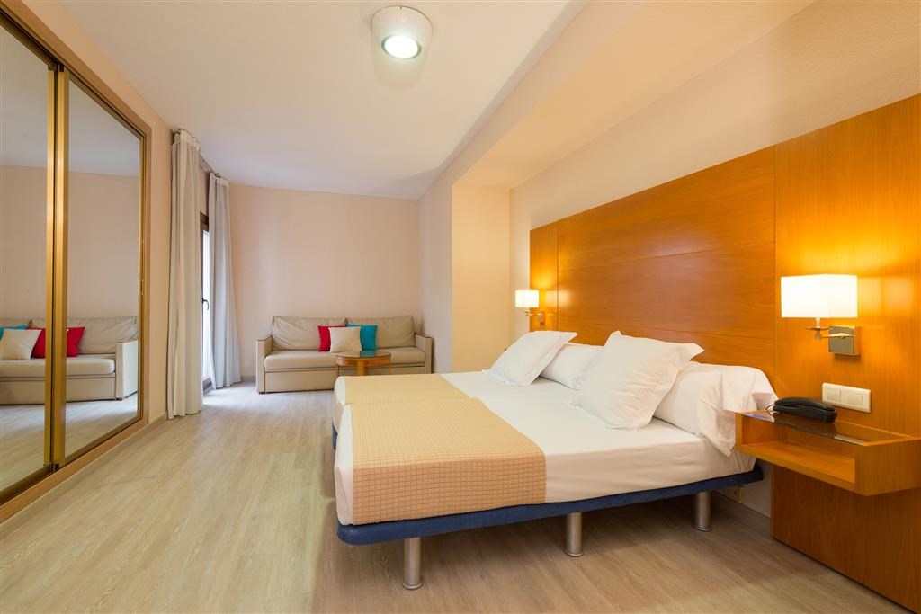 TRYP Ciudad de Alicante Hotel