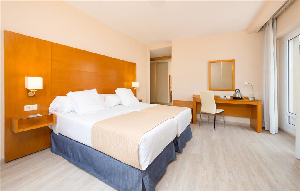 TRYP Ciudad de Alicante Hotel