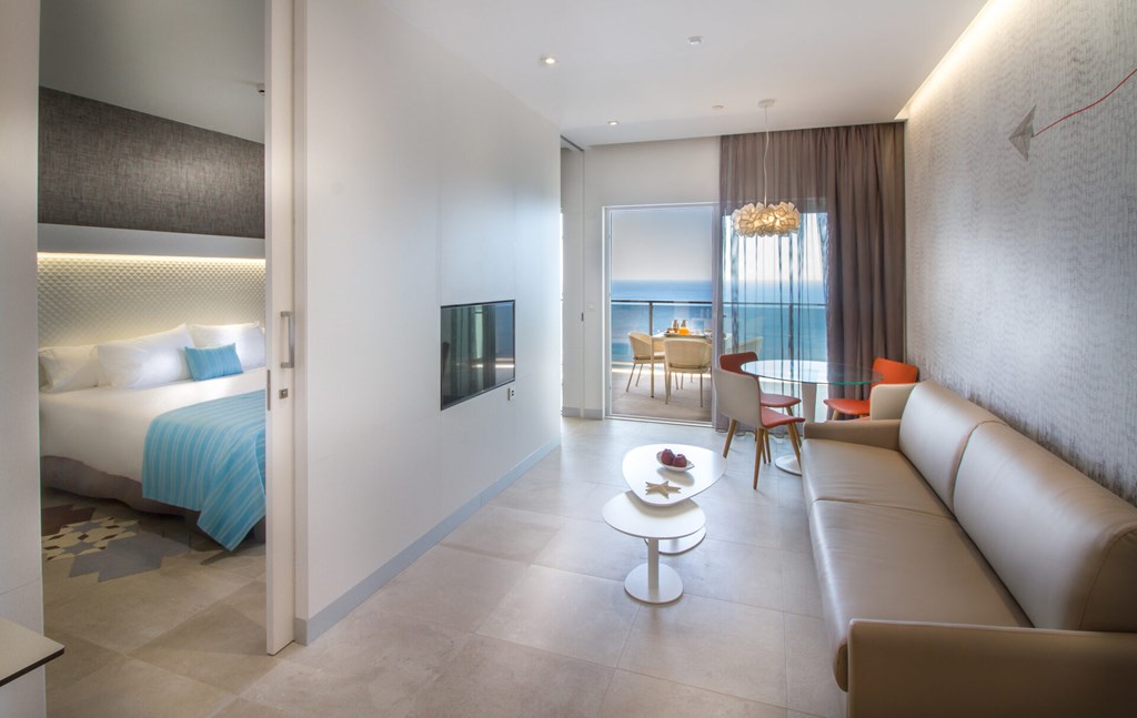 Suitopia  Sol Y Mar Suites Hotel