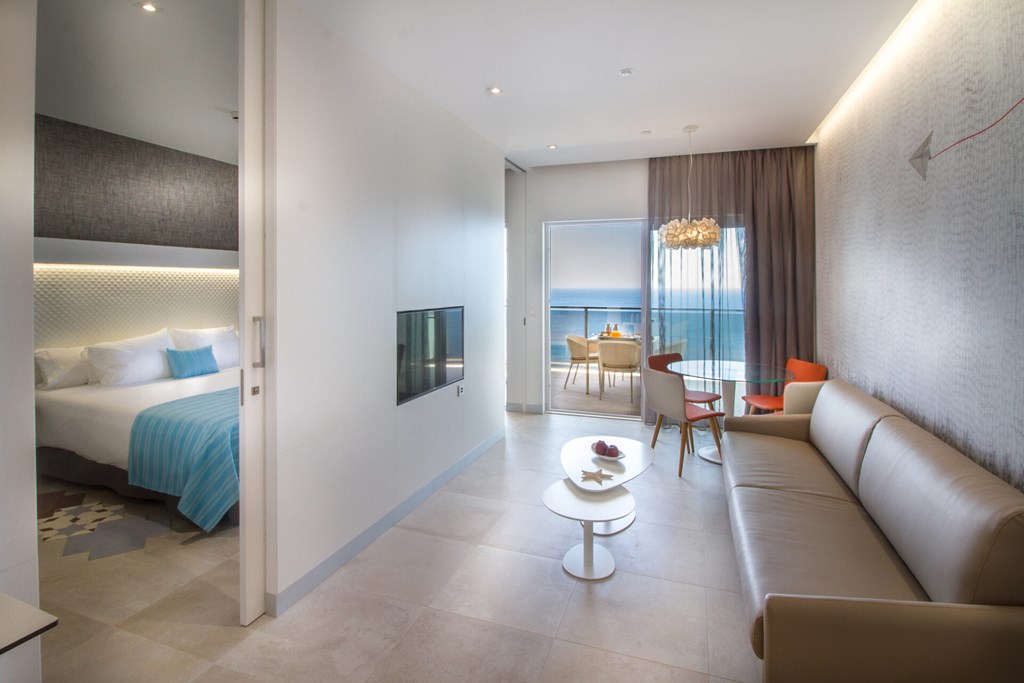 Suitopia  Sol Y Mar Suites Hotel