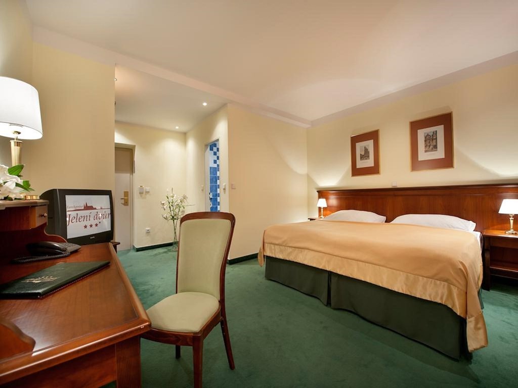 EA hotel Jeleni Dvur Prague Castle