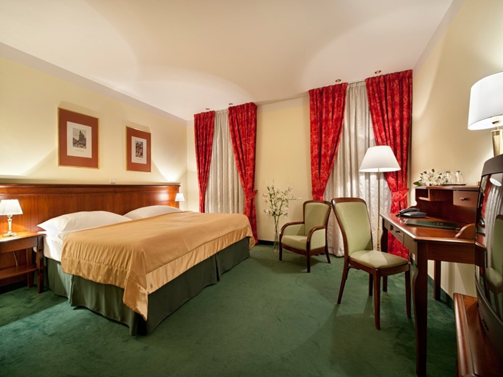 EA hotel Jeleni Dvur Prague Castle