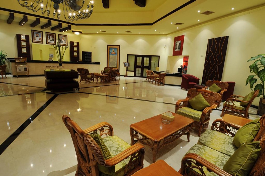 BM Beach Resort: Lobby