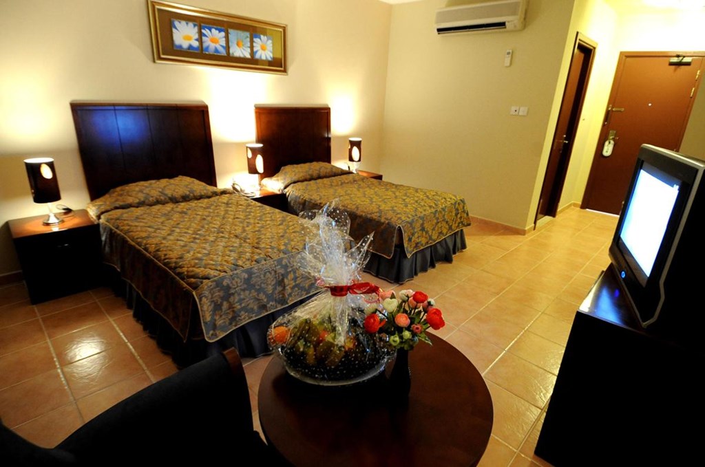 BM Beach Resort: Room