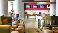 Aloft Abu Dhabi: Lobby - photo 2