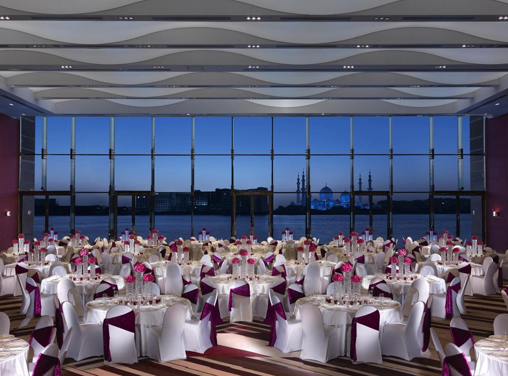 Fairmont Bab Al Bahr: Hotel interior