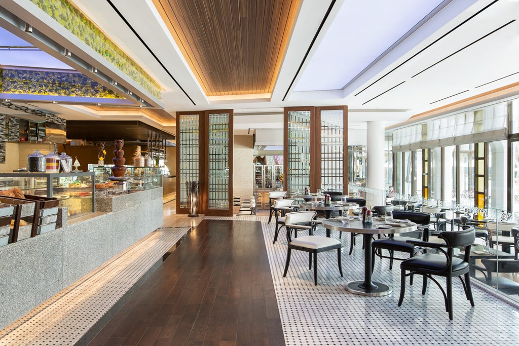 Le Meridien Abu Dhabi: Restaurant