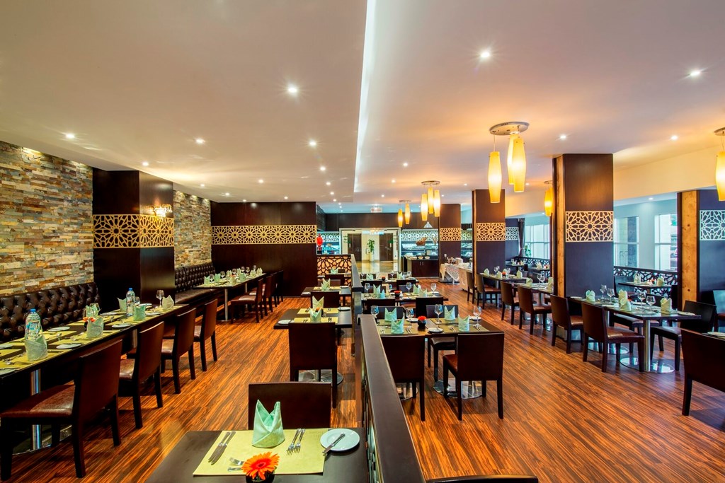 Mafraq Hotel: Restaurant