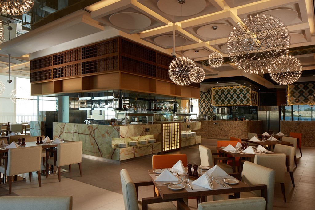 Royal M Hotel Abu Dhabi: Restaurant