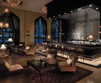 Shangri La Hotel Qaryat Al Beri Abu Dhabi: Bar