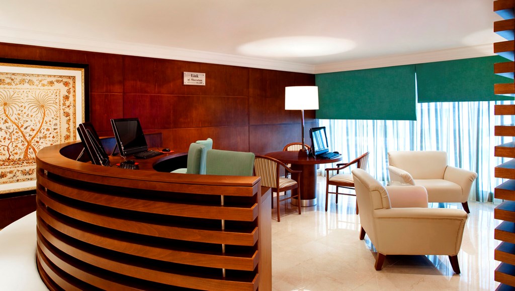 Sheraton Khalidiya Hotel: Hotel interior