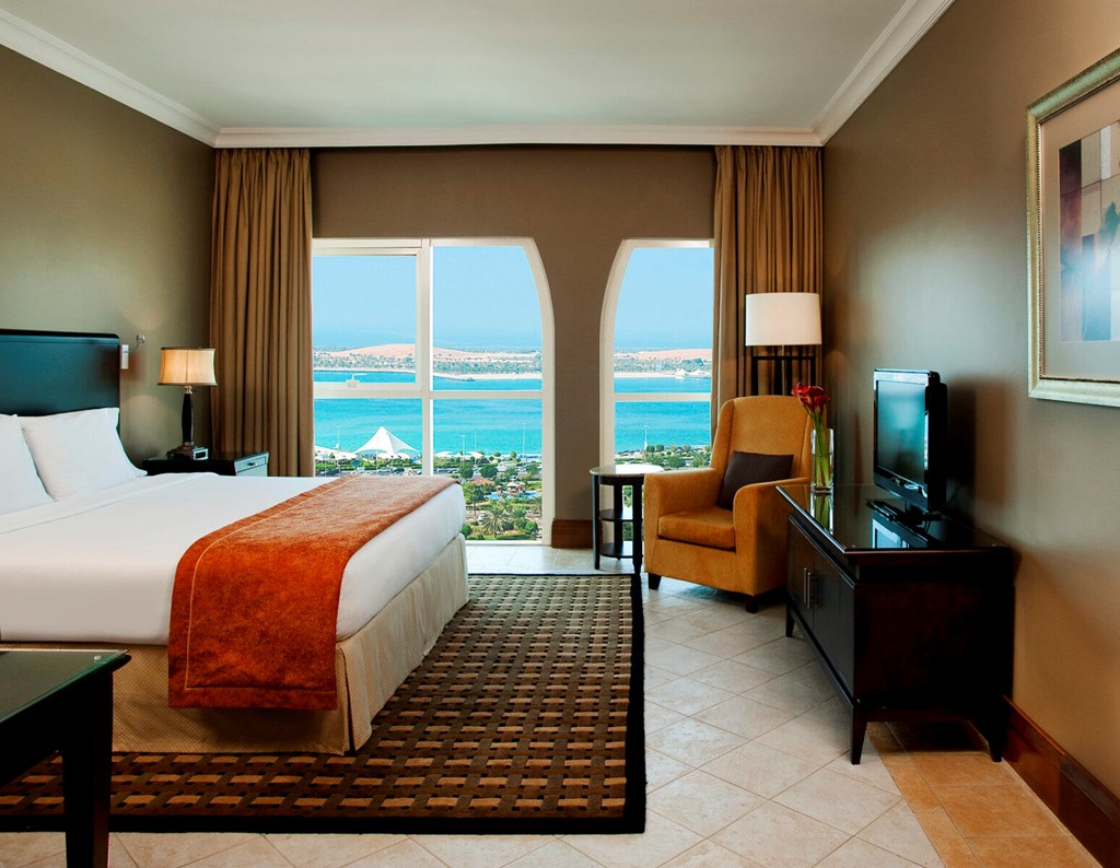 Sheraton Khalidiya Hotel: Room