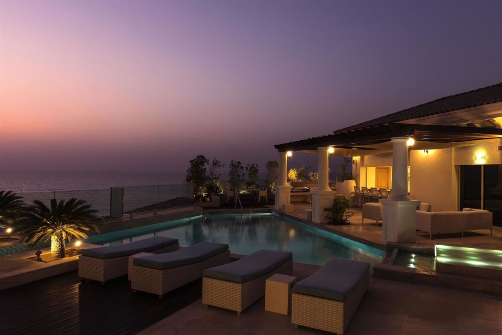 The St. Regis Saadiyat Island Resort: Pool