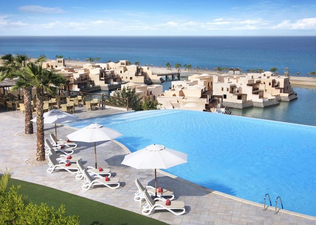 Cove Rotana Resort: Pool