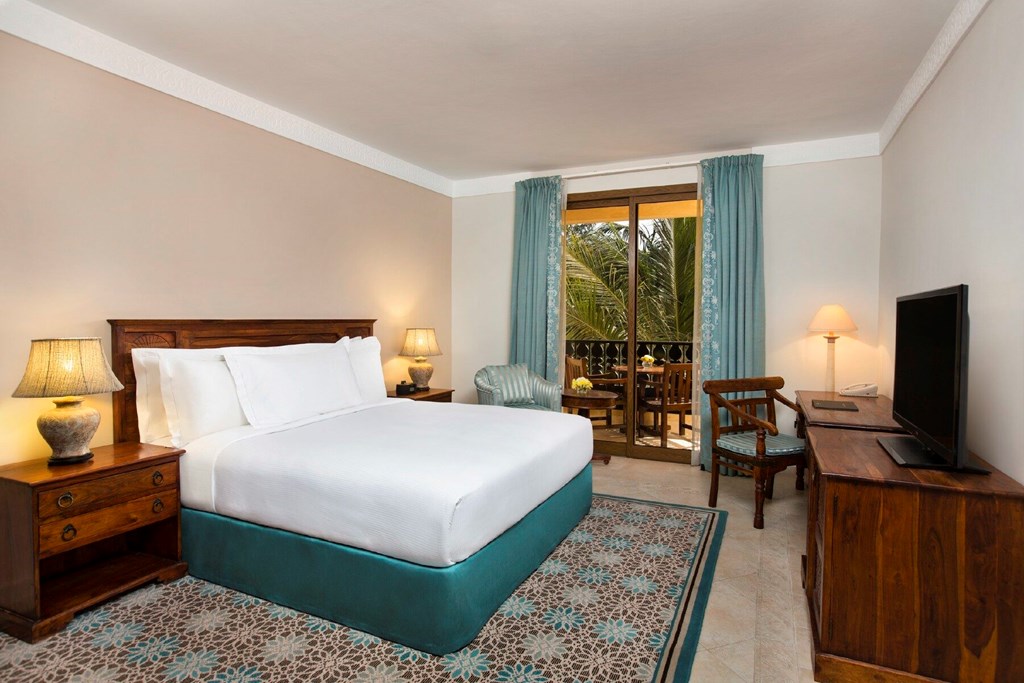 Hilton Al Hamra Golf And Beach Resort: Room