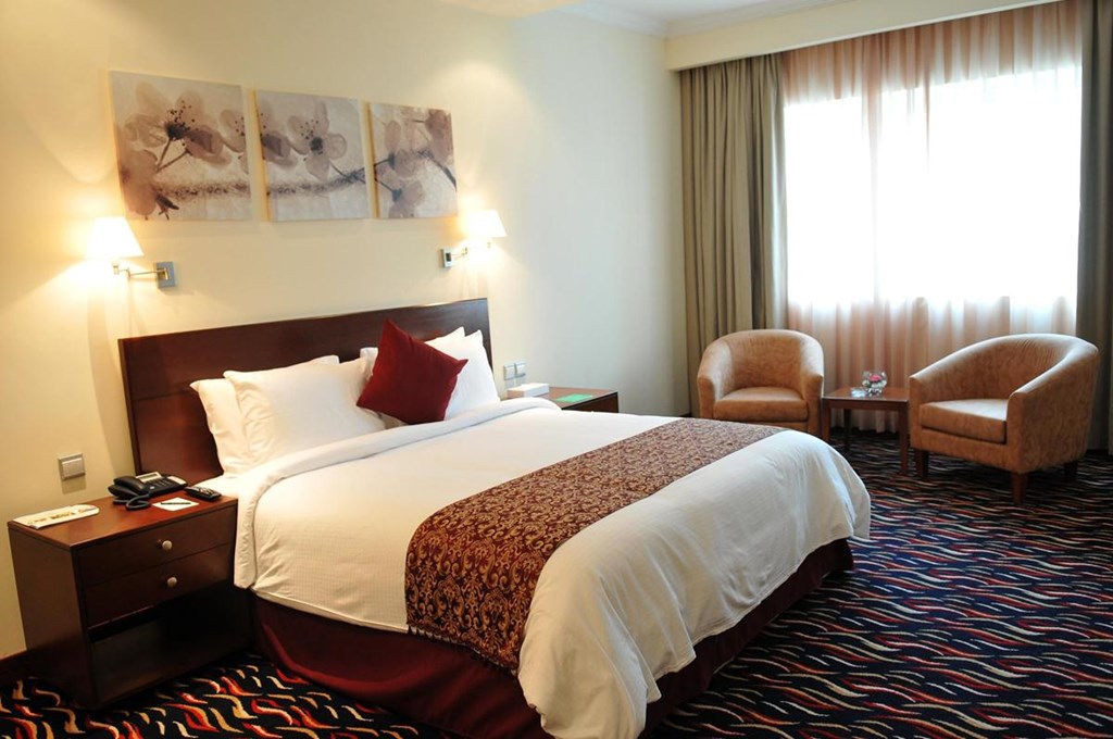 Cassells Al Barsha Hotel: Room