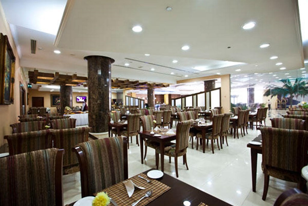 Cassells Al Barsha Hotel: Restaurant