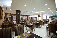 Cassells Al Barsha Hotel: Restaurant - photo 1