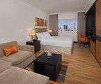 DoubleTree by Hilton Hotel and Residences Dubai – Al Barsha: Room